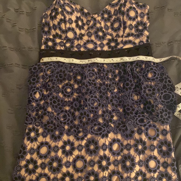 Dress - Picture 9 of 9